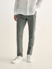 Сіро-оливкові брюки чінос, Сірий